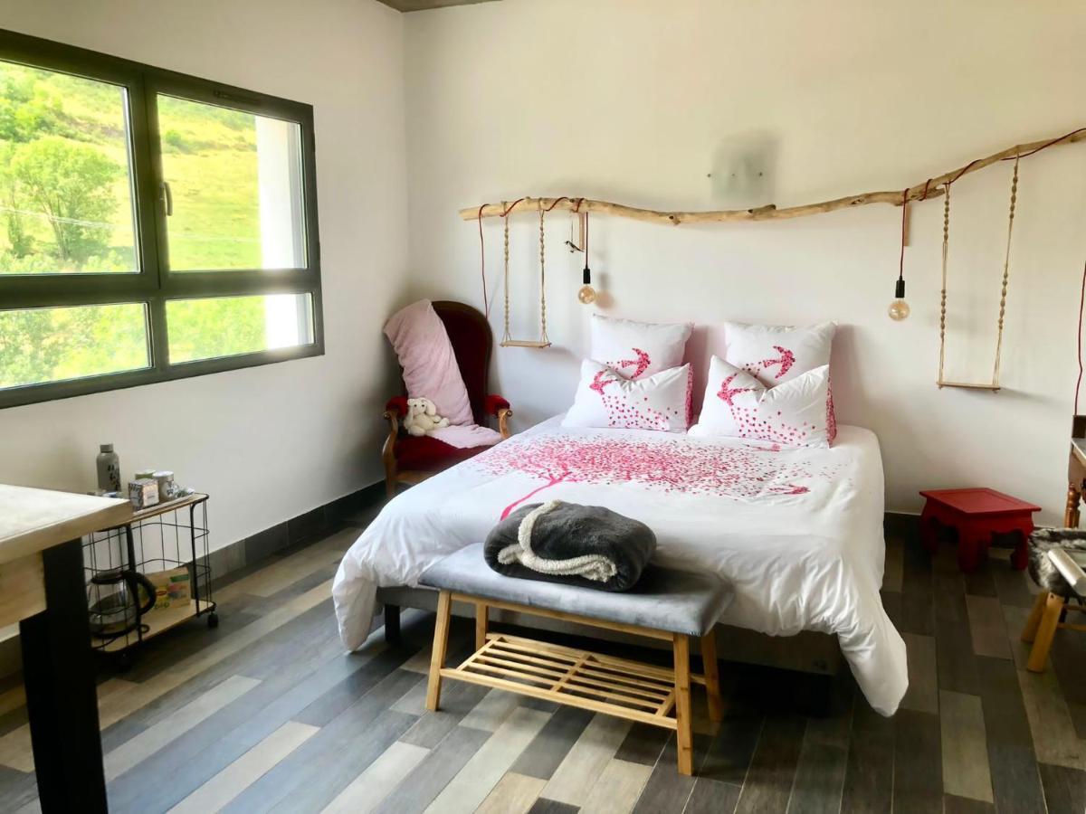 Domaine De La Rue De La Tour Bed & Breakfast Valsonne Luaran gambar