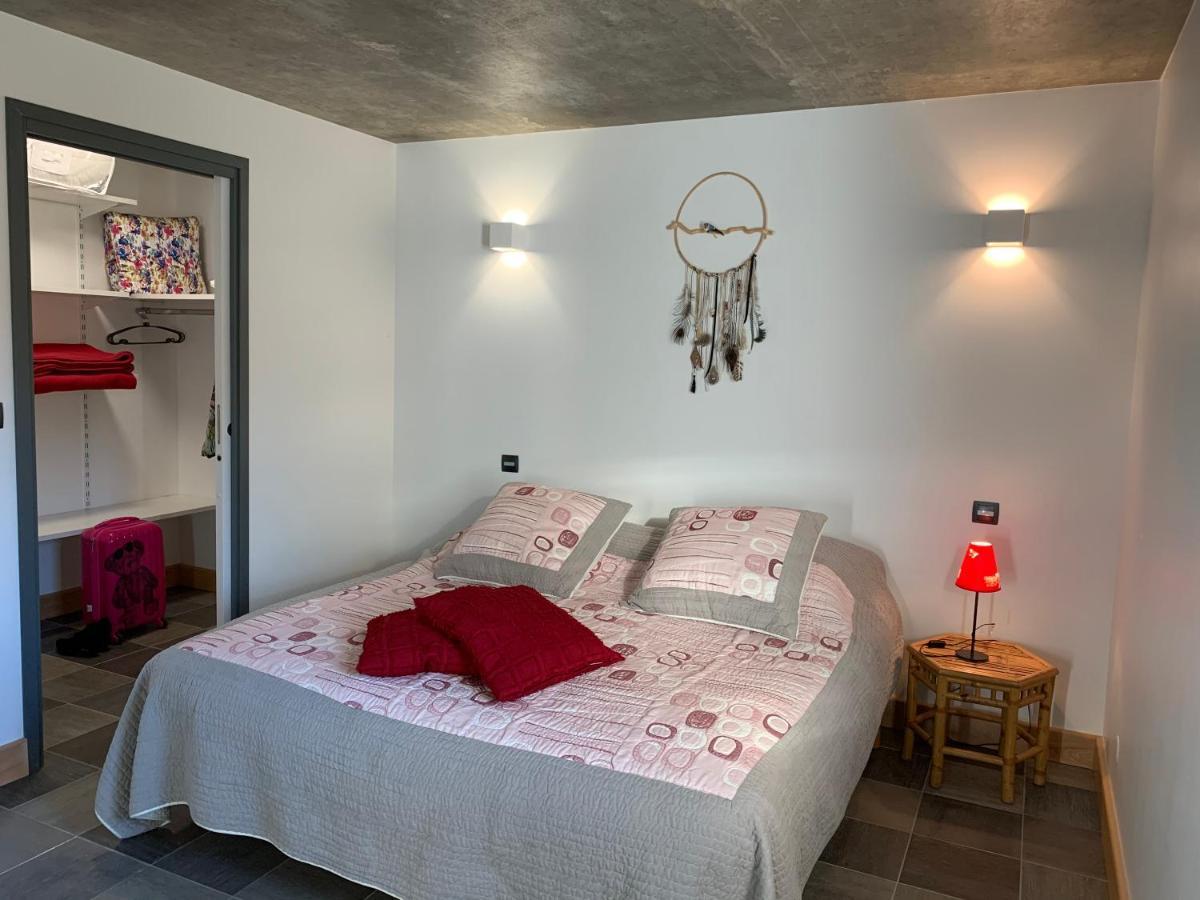 Domaine De La Rue De La Tour Bed & Breakfast Valsonne Luaran gambar